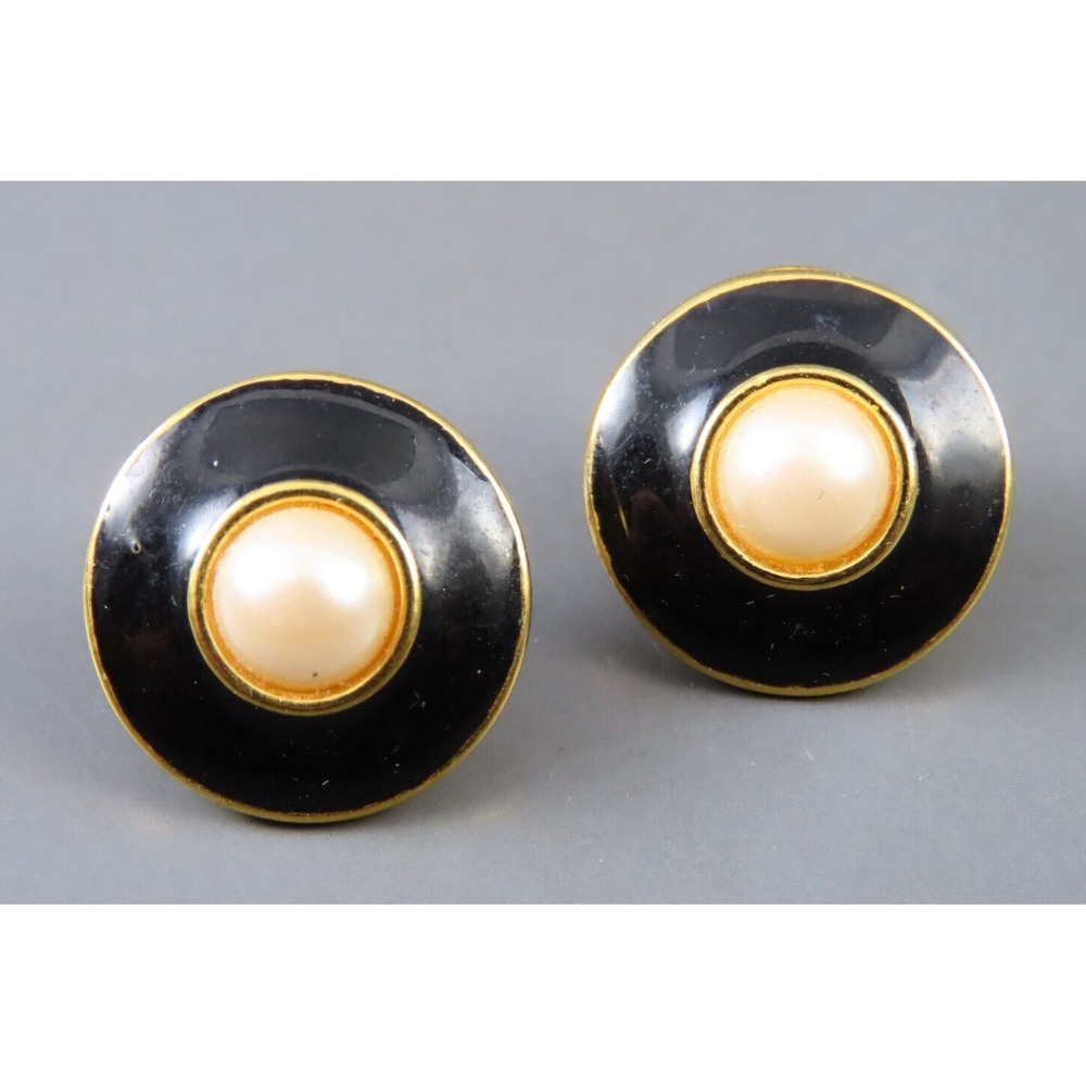 Vintage ROUND STUD EARRINGS Gold Tone BLACK ENAMEL HALO Cream Faux Pearl Center
